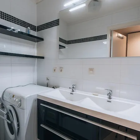 Nieuwpoort Near Promenade, Cleaning Included Appartement Oostduinkerke